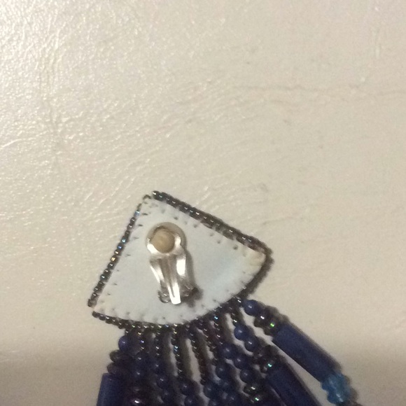 VINTAGE COSTUME JEWELRY CLIP-ON EARRINGS - Picture 4 of 4